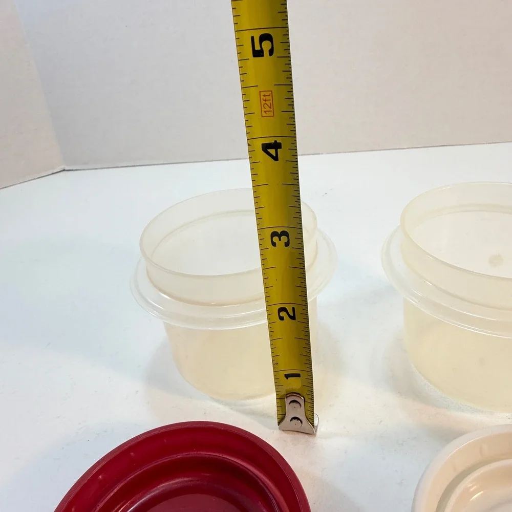 Rubbermaid Servin Saver Containers 1/2 Cup Set Red White Lids Vintage 0076 Lot 2